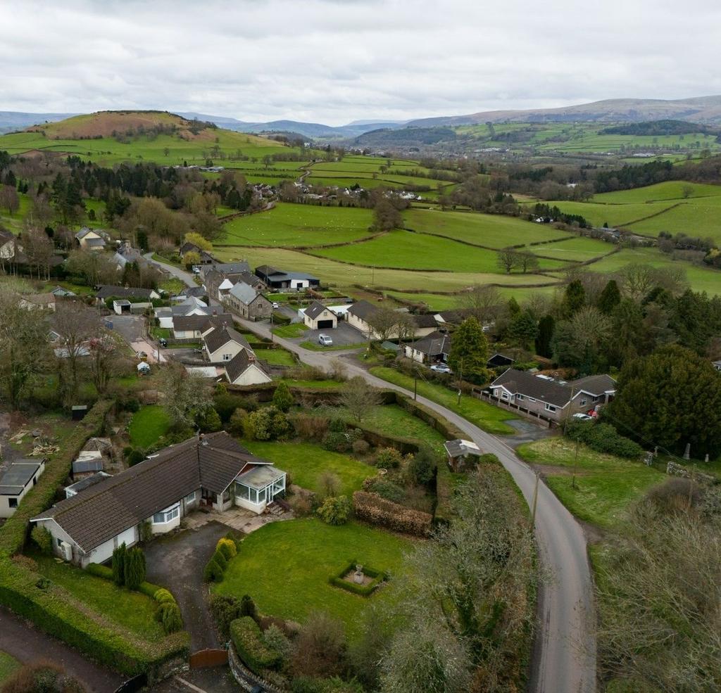 Battle, Brecon, LD3 3 bed detached bungalow for sale £500,000