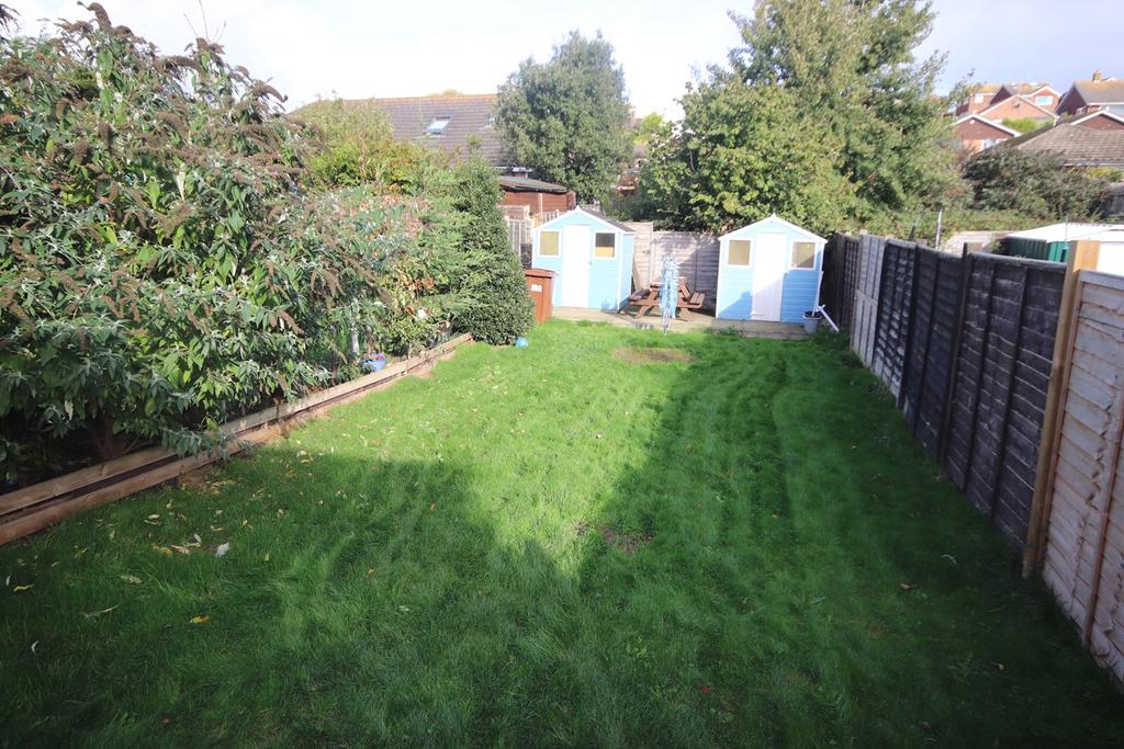 Seabourne Road, BexhillonSea, TN40 4 bed semidetached house £350,000