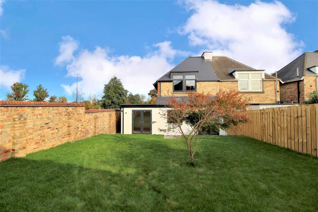 Lovaine Avenue, Whitley Bay 4 bed semidetached house £349,950