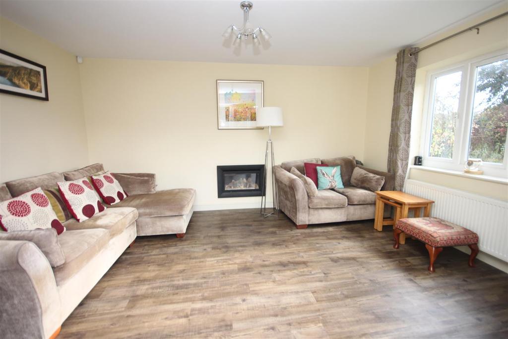 Southampton Road, Whaddon, Salisbury 3 bed detached house £495,000