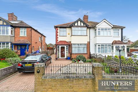 3 bedroom semi-detached house for sale - Raleigh Drive, Surbiton, KT5 9PP