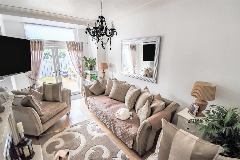 East Park Avenue, Hull 4 bed end of terrace house £156,500