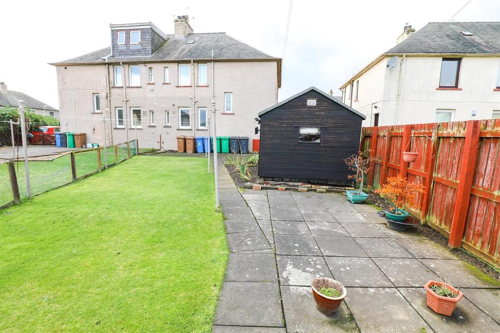 Queens Crescent, Markinch, Glenrothes 1 bed flat £64,000