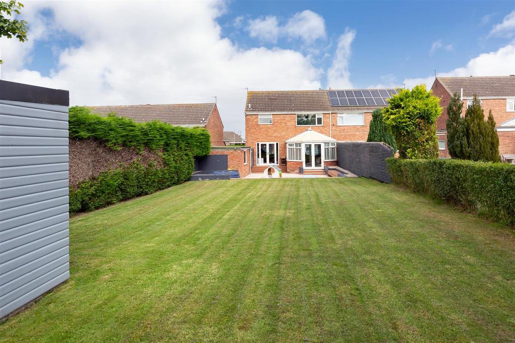 007 - 22 Old Mill Close.jpg