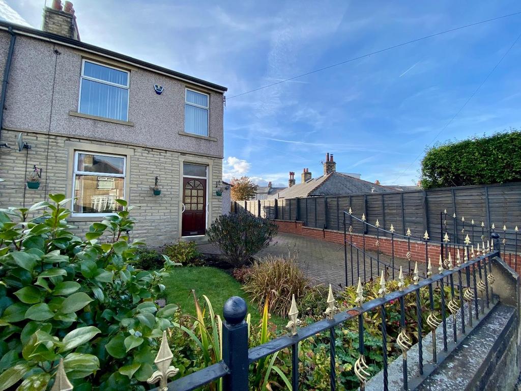 Cross Green Road, Huddersfield 3 bed end of terrace house £165,000