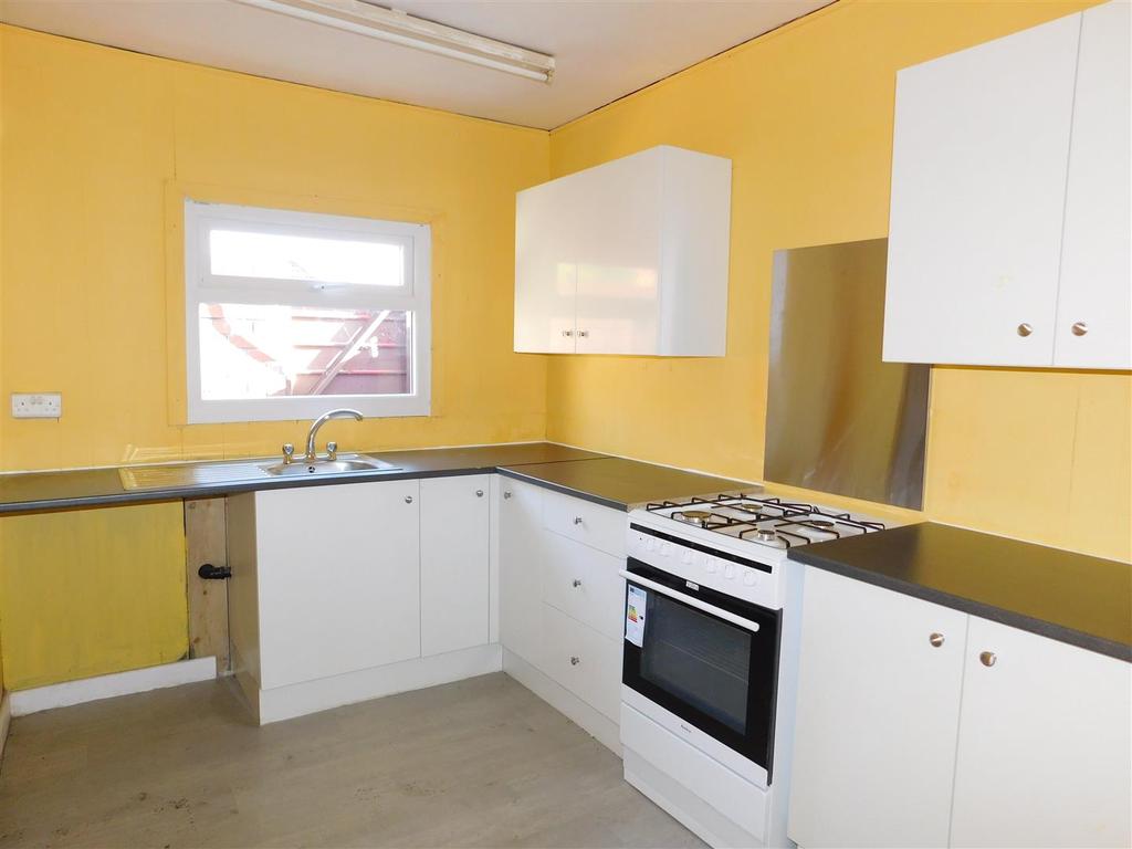 Baxendale Street, Bolton 2 bed terraced house £725 pcm (£167 pw)