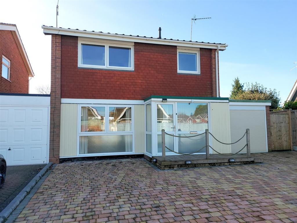 Dewberry Close, StourportOnSevern 3 bed detached house £265,000
