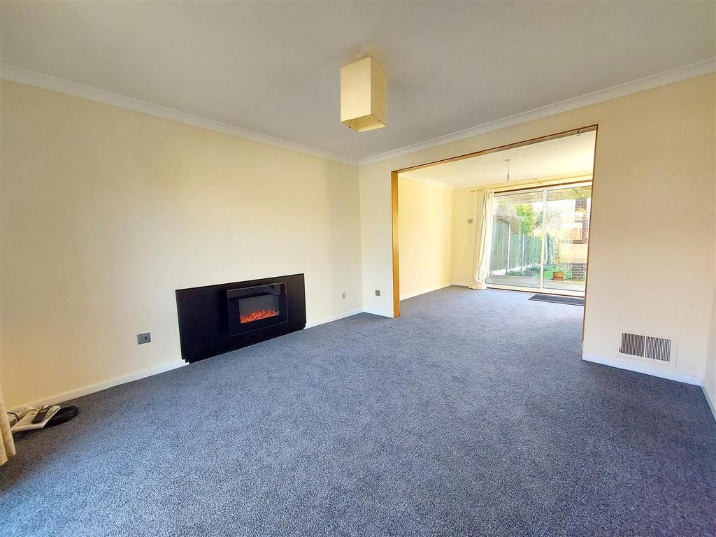 Dewberry Close, StourportOnSevern 3 bed detached house for sale £