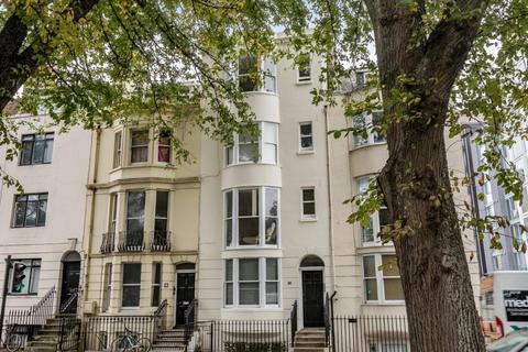 2 bedroom flat for sale, Grand Parade, Brighton