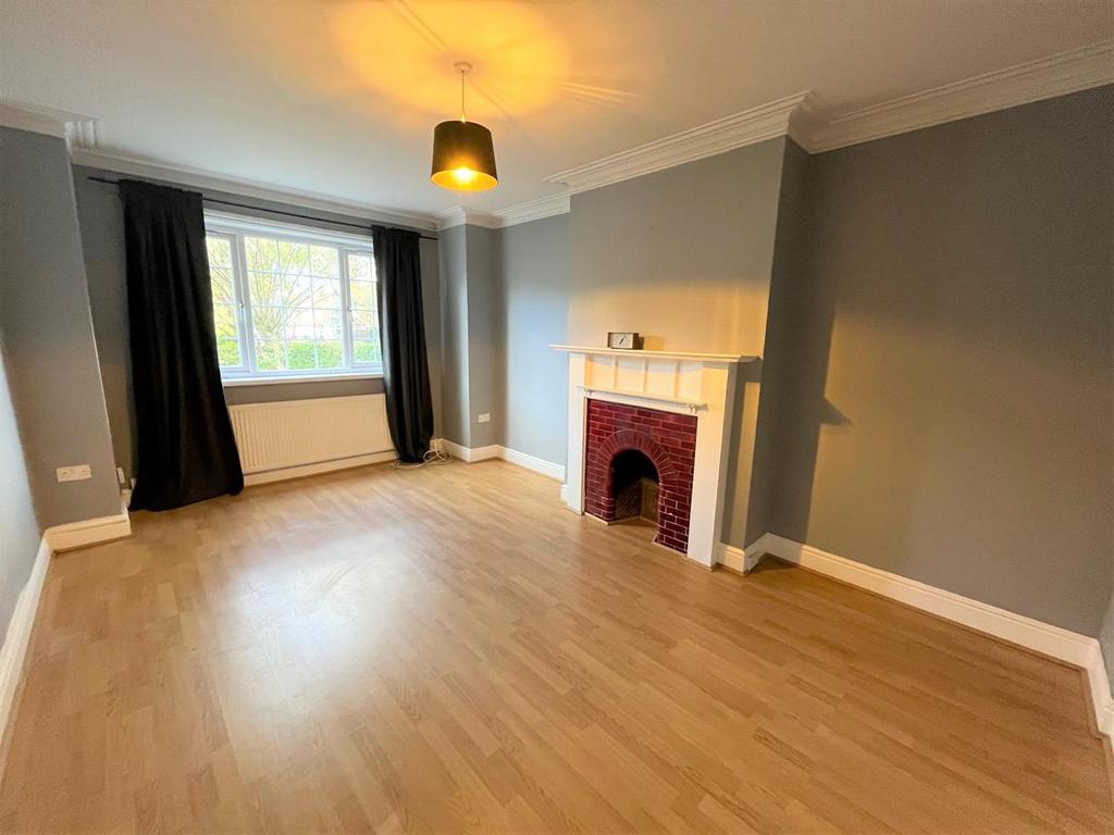 Gresham Road, Hall Green, Birmingham 3 bed house £1,200 pcm (£277 pw)