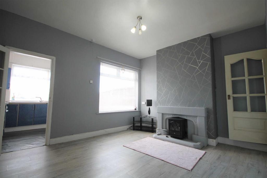 Scarsdale Street, Carr Vale Bolsover, Chesterfield 2 bed terraced house