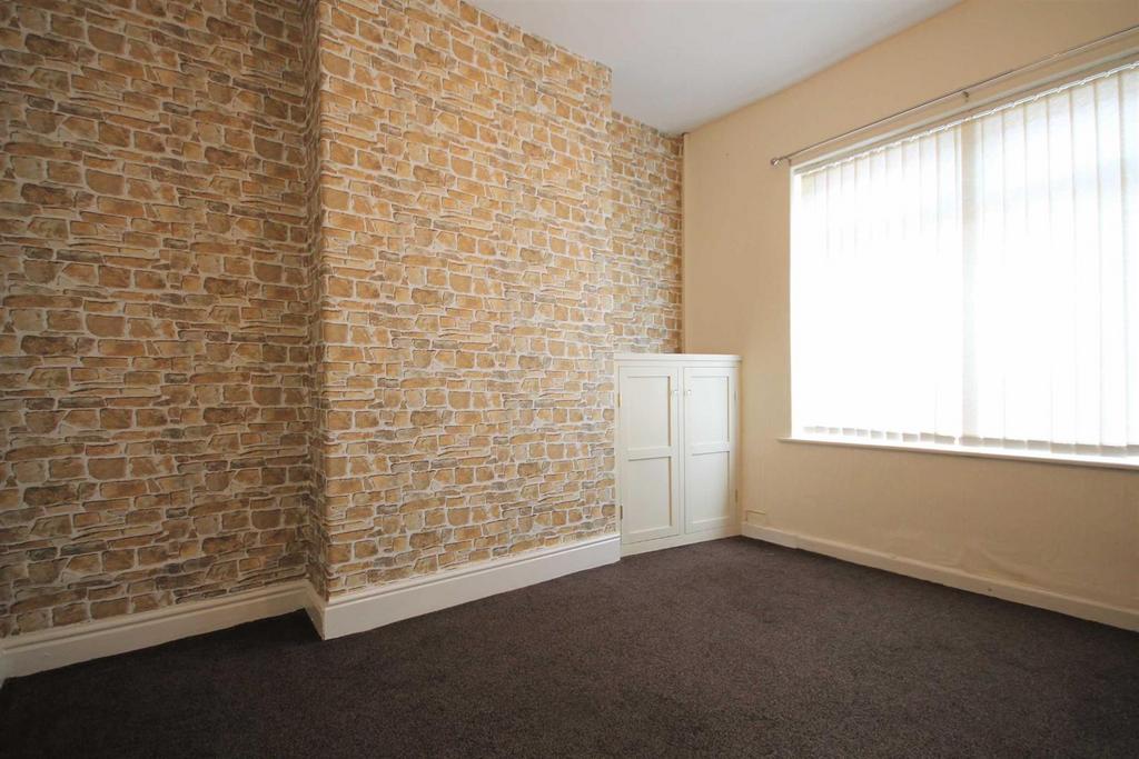 Scarsdale Street, Carr Vale Bolsover, Chesterfield 2 bed terraced house
