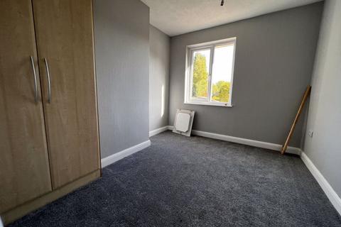 3 bedroom semi-detached house to rent - Cottingham Road, Corby