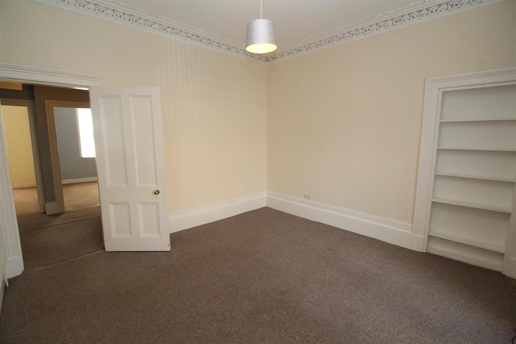 Kelly Street Greenock 2 bed flat £500 pcm (£115 pw)