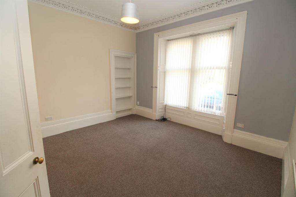 Kelly Street Greenock 2 bed flat £500 pcm (£115 pw)