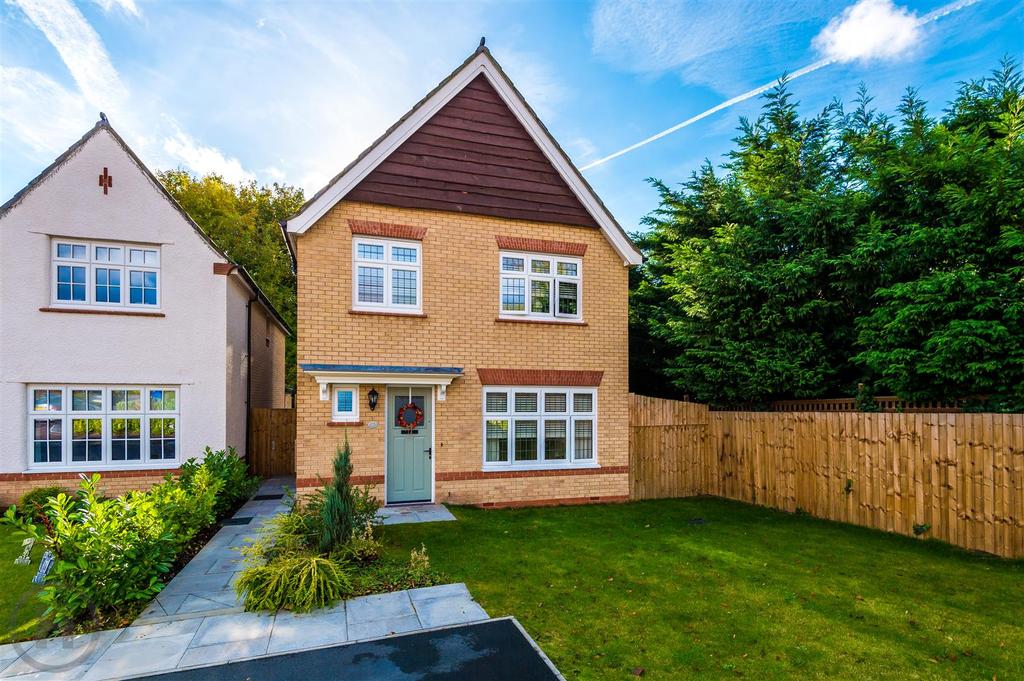 Fieldhurst Close, Astley, Manchester 3 bed detached house £350,000