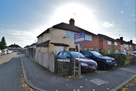 3 bedroom semi-detached house for sale - Norfolk Avenue, Slough, Berkshire