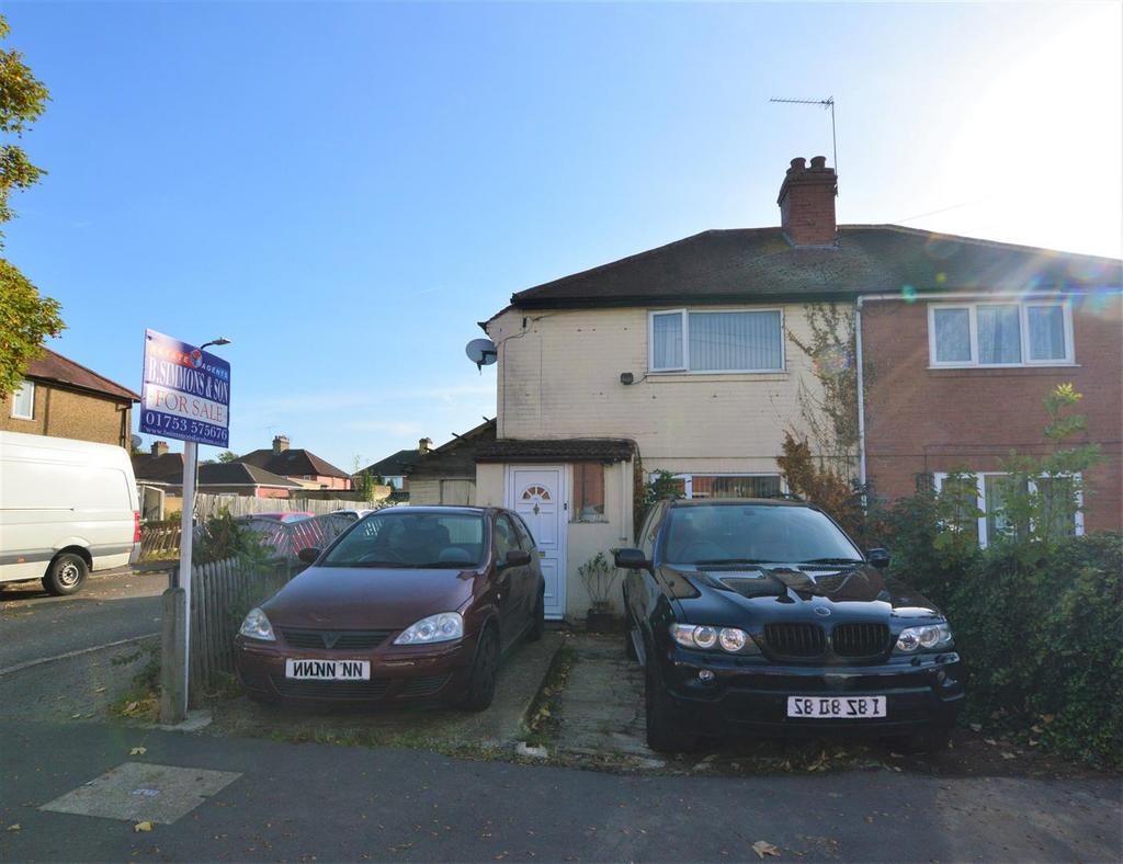 Norfolk Avenue, Slough, Berkshire 3 bed semidetached house for sale