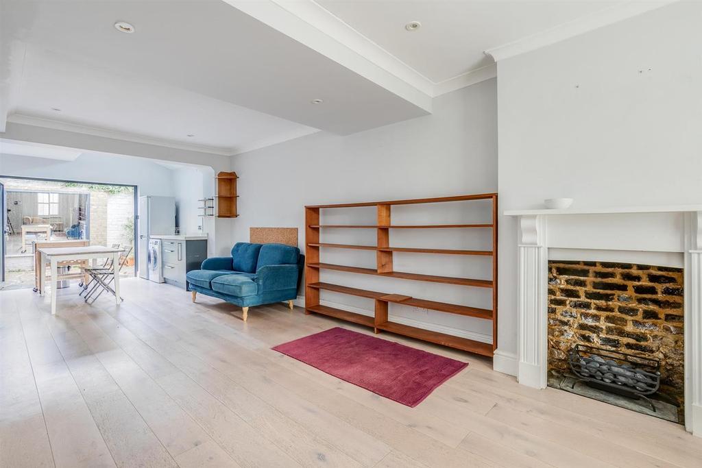 Sandilands Road, London 3 bed terraced house £3,250 pcm (£750 pw)