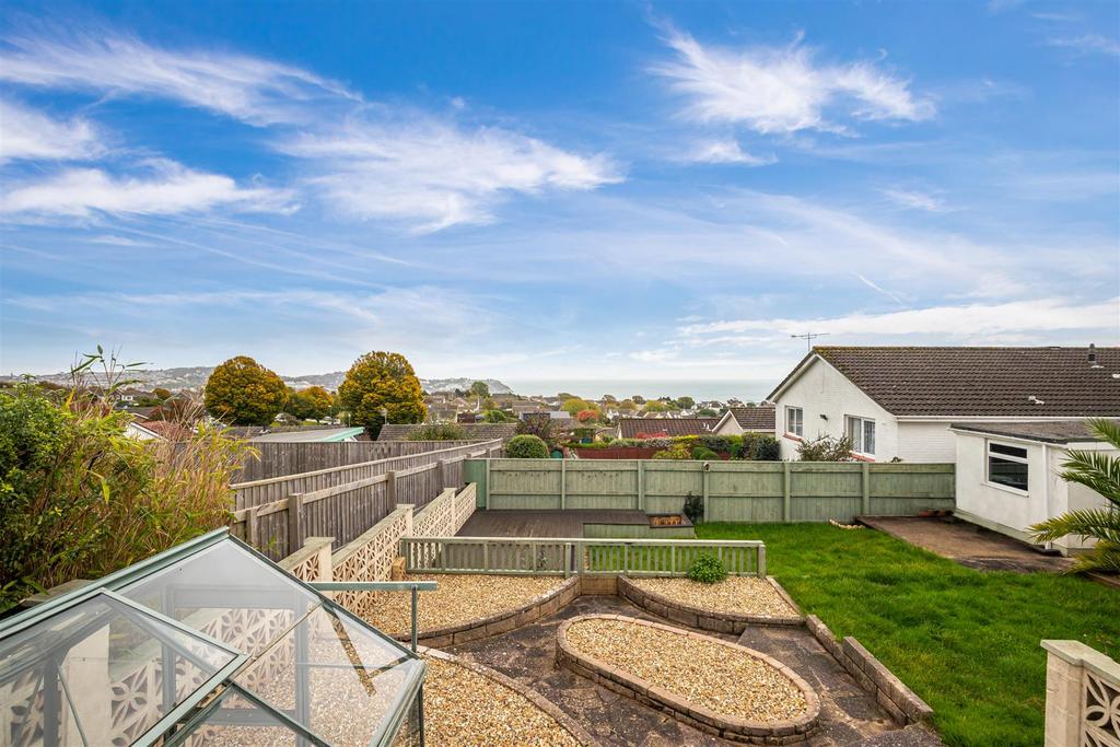 Broadpark Road, Torquay 3 bed bungalow £465,000