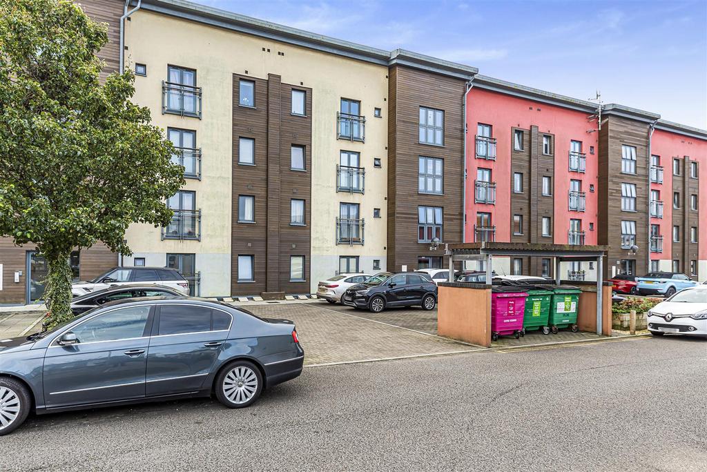 St Margarets Court, Maritime Quarter, Swansea 2 bed apartment for sale