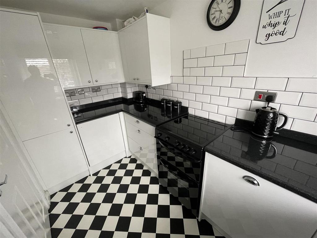 Baldoon Sands, Middlesbrough 2 bed terraced house £650 pcm (£150 pw)