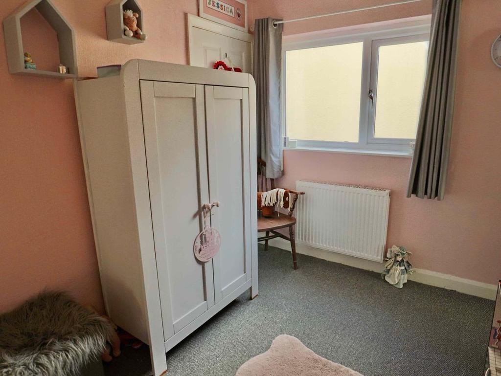 Bed2.jpg