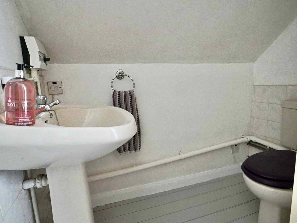 Toilet.jpg