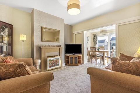 108 Broadgate Lane, Horsforth, Leeds, LS18 4BS