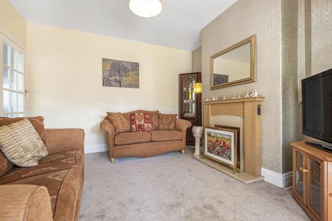 108 Broadgate Lane, Horsforth, Leeds, LS18 4BS