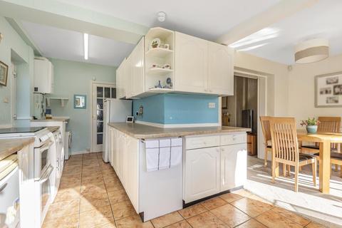 108 Broadgate Lane, Horsforth, Leeds, LS18 4BS