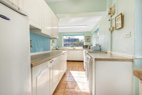 108 Broadgate Lane, Horsforth, Leeds, LS18 4BS