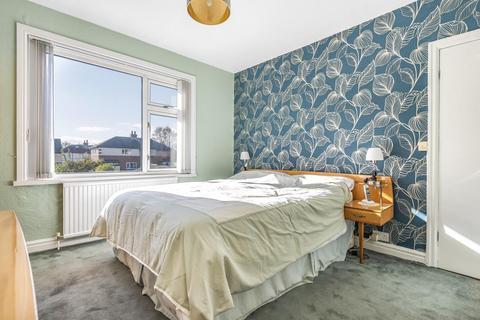 108 Broadgate Lane, Horsforth, Leeds, LS18 4BS