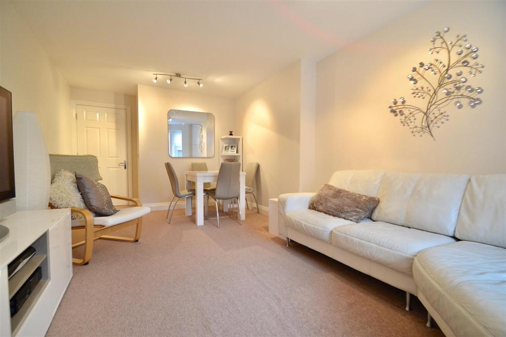 Panama View, Bournemouth Gardens, Whitley Bay 2 bed apartment £750