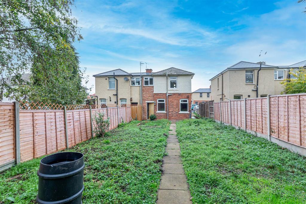 Glenthorne Avenue, Worcester 2 bed semidetached house £140,000