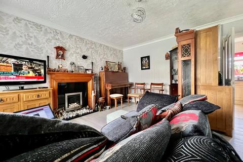 132 Capenhurst Lane, Whitby, Ellesmere Port, CH65 7EW