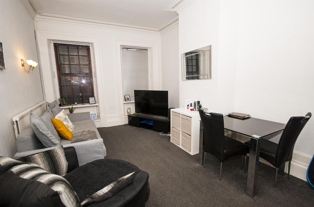 Bridge Street, Ramsbottom, Bury 2 bed apartment £695 pcm (£160 pw)