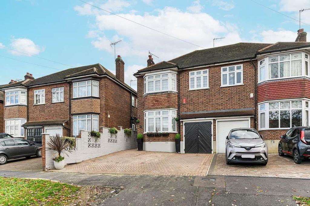 Sewardstone Road, North Chingford 3 bed semidetached house for sale