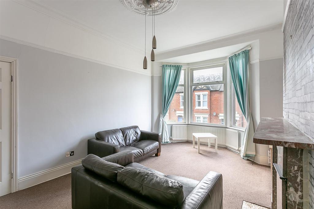 Sandringham Road, Gosforth, Newcastle upon Tyne 2 bed flat £950 pcm