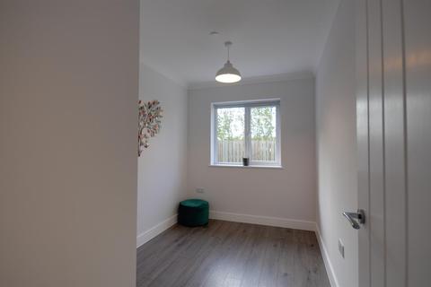13 Coed Y Dderwen, Cwmgwili, Llanelli, SA14 6DZ