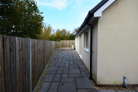 13 Coed Y Dderwen, Cwmgwili, Llanelli, SA14 6DZ