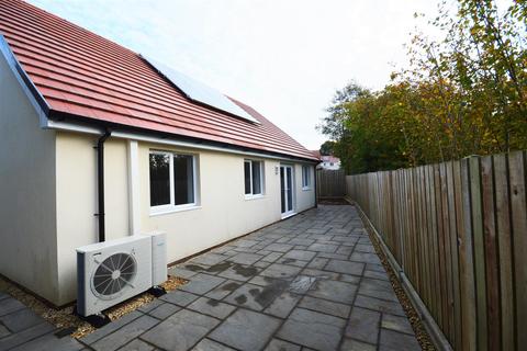 13 Coed Y Dderwen, Cwmgwili, Llanelli, SA14 6DZ