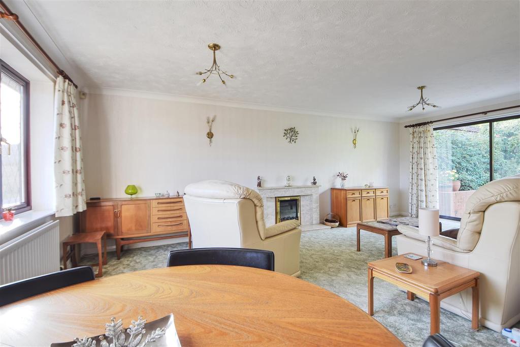 Fairfield Chase, BexhillOnSea 3 bed detached bungalow for sale £485,000