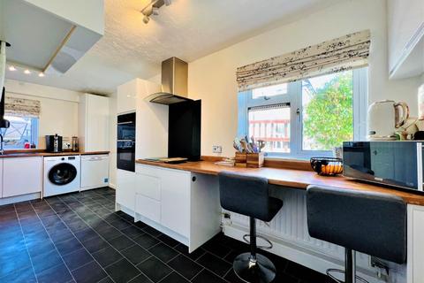 13 Creteway Close, Folkestone, CT19 6LH