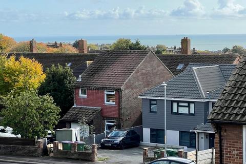 13 Creteway Close, Folkestone, CT19 6LH