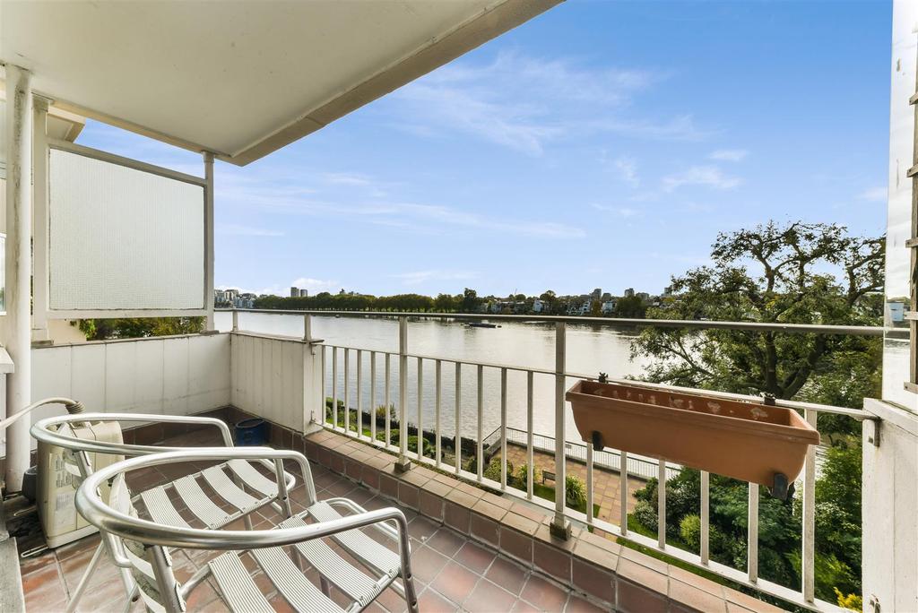 Hurlingham Court, Ranelagh Gardens... 3 bed apartment £1,100,000