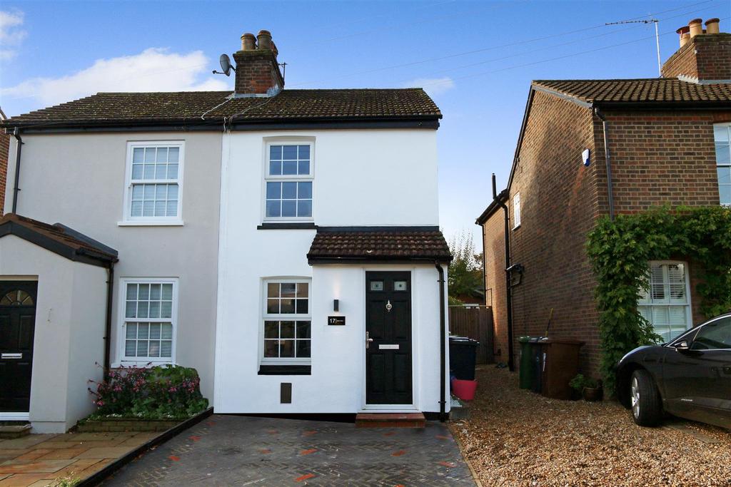 New Road, Shenley 2 bed cottage for sale £575,000