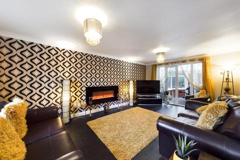 5 bedroom detached house for sale - Warwick Drive, Beverley