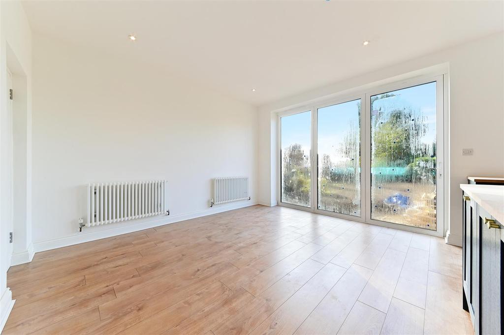 Chipstead Road, Banstead 4 bed semidetached house £750,000