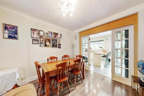 133 Abbotts Drive, Wembley, HA0 3SH